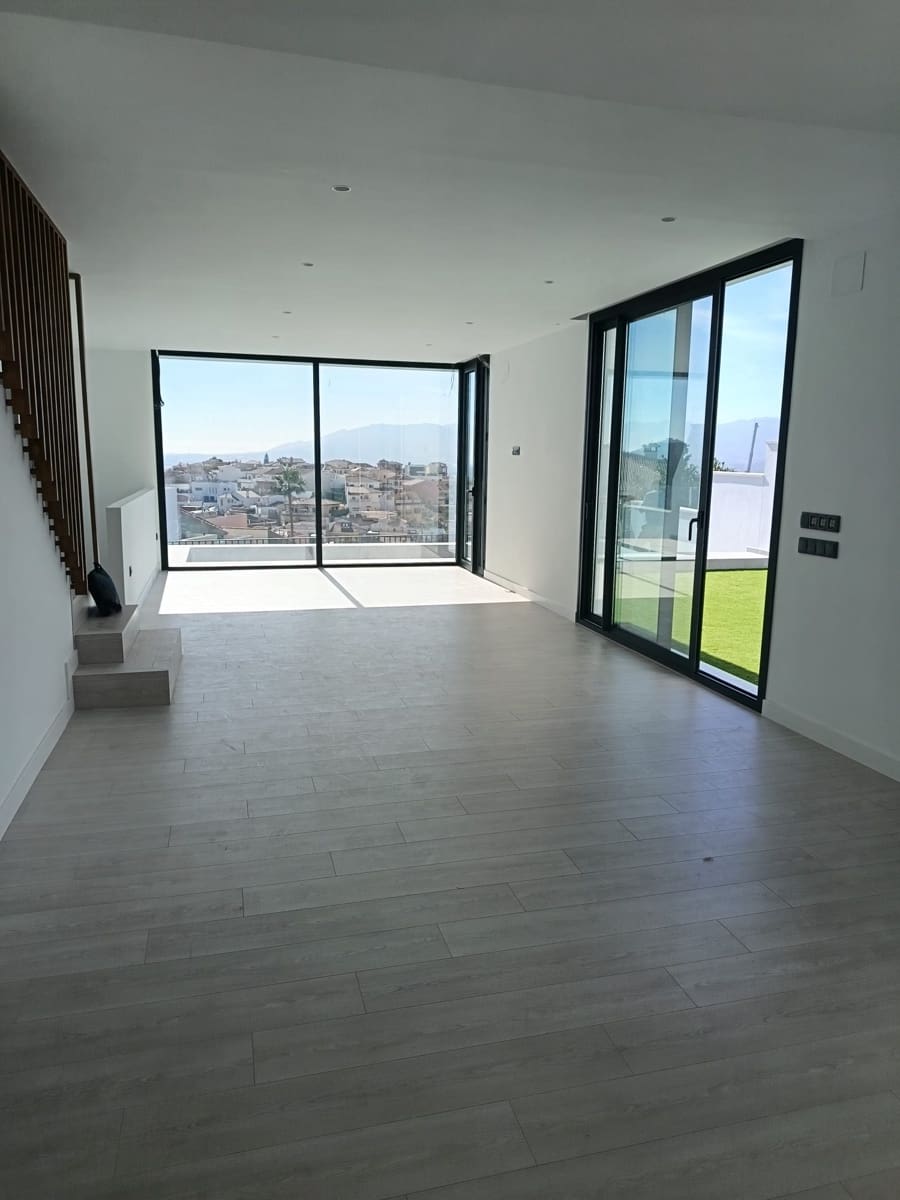 3 Zimmer Doppelhaus zu verkaufen in Malaga Stadt mit Pool Garage - 700.000 € (Ref: 9412890)