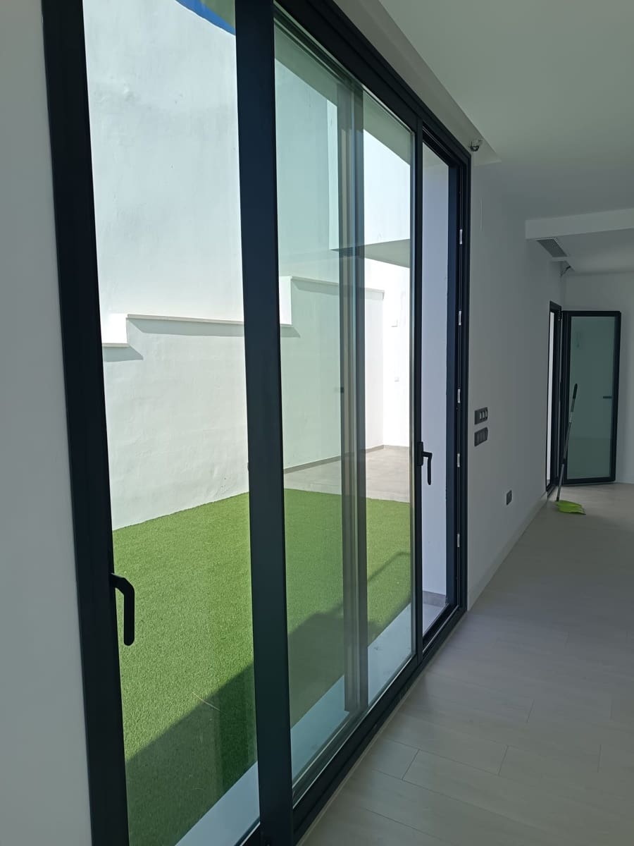 3 Zimmer Doppelhaus zu verkaufen in Malaga Stadt mit Pool Garage - 700.000 € (Ref: 9412890)