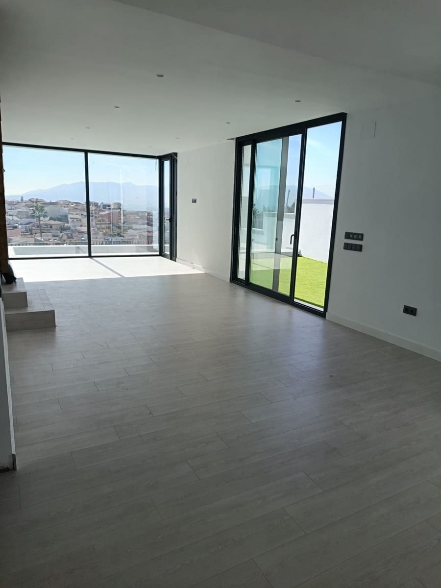 3 Zimmer Doppelhaus zu verkaufen in Malaga Stadt mit Pool Garage - 700.000 € (Ref: 9412890)