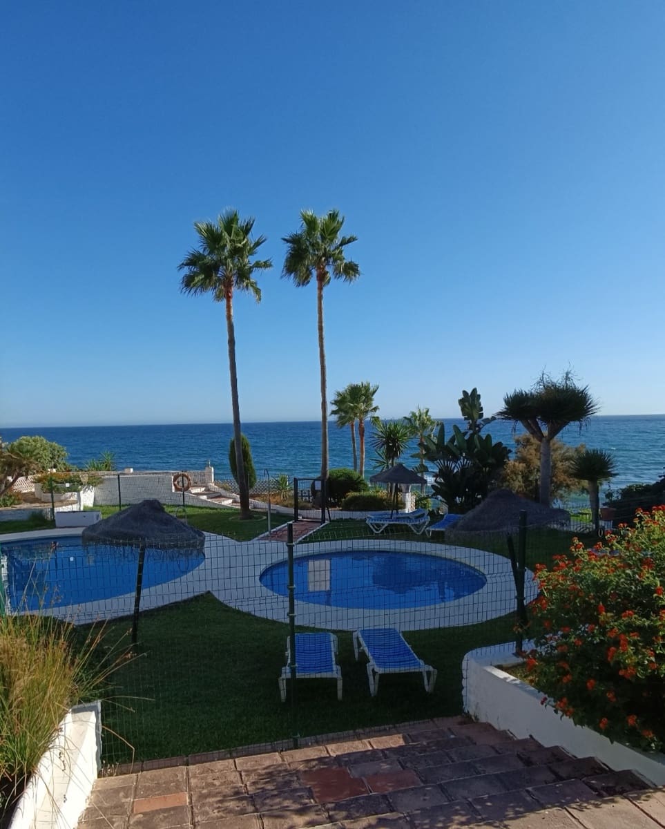1 soveværelse Strandlejlighed til salg i Mijas Costa med swimmingpool - € 395.000 (Ref: 9401716)