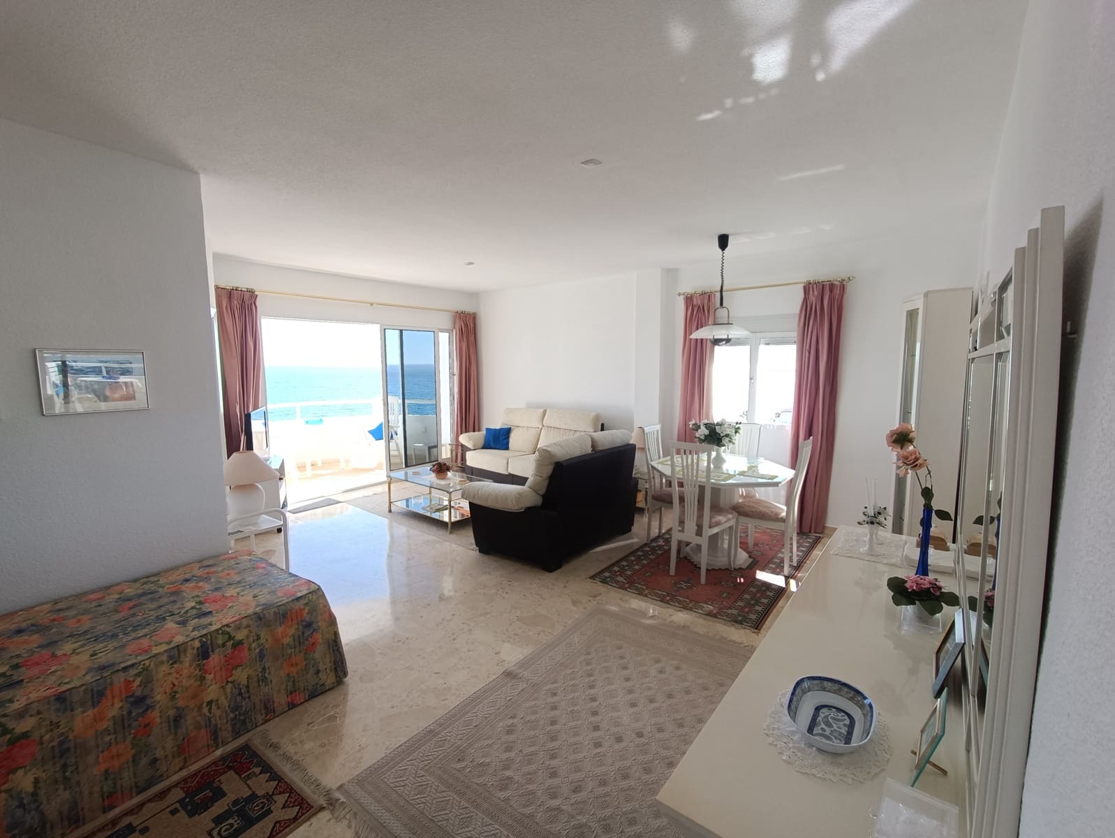 1 soveværelse Strandlejlighed til salg i Mijas Costa med swimmingpool - € 395.000 (Ref: 9401716)