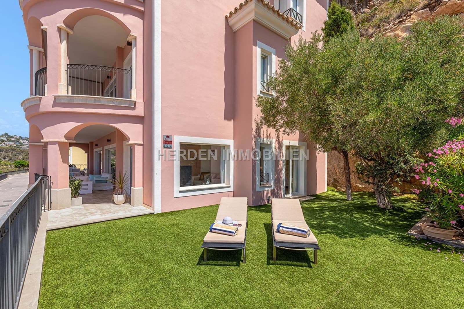 3 bedroom Apartment for sale in Andratx with pool - € 1,875,000 (Ref: 9733828)