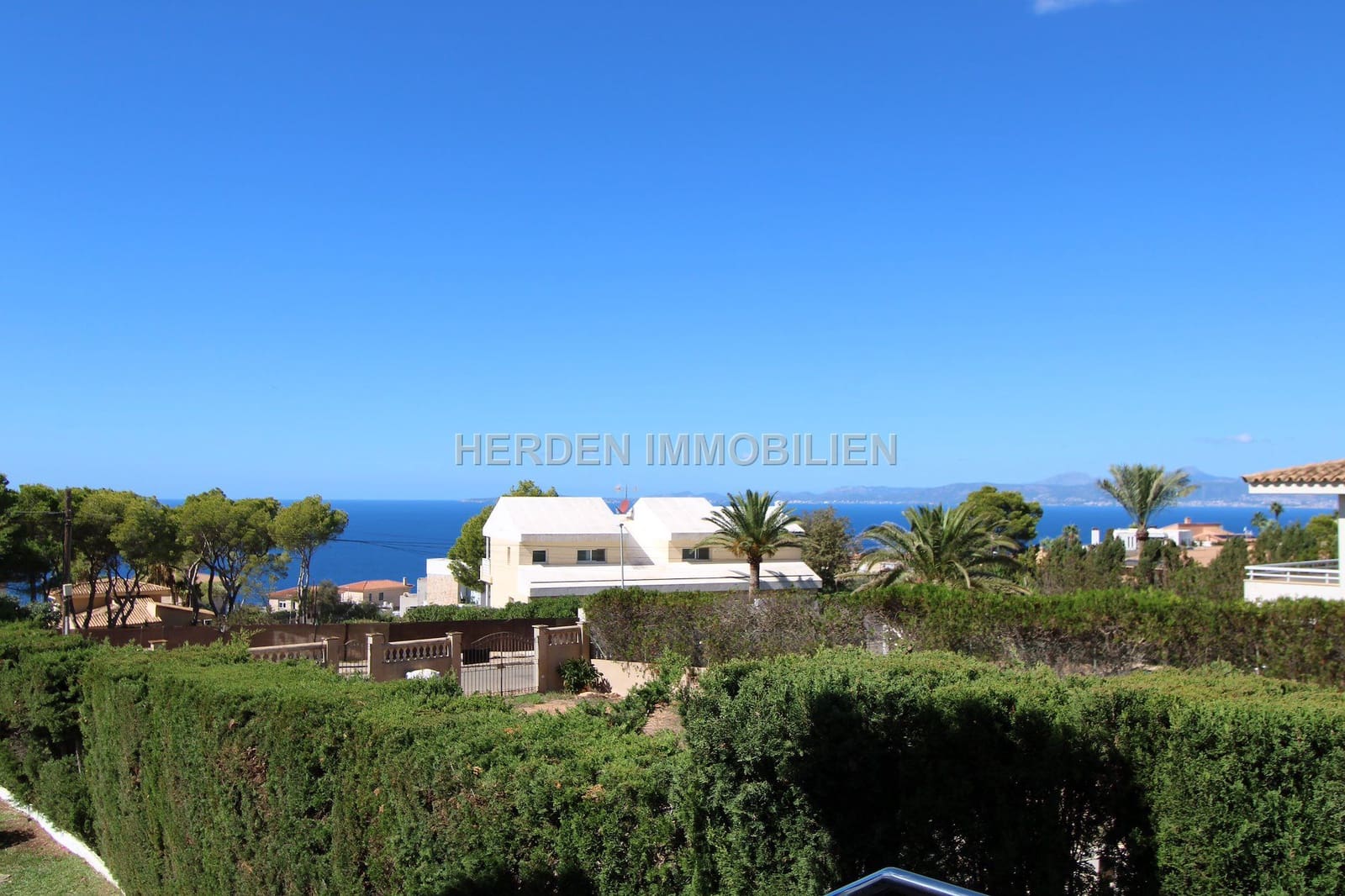 3 slaapkamer Villa te huur in Llucmajor met zwembad - € 4.500 (Ref: 9733834)