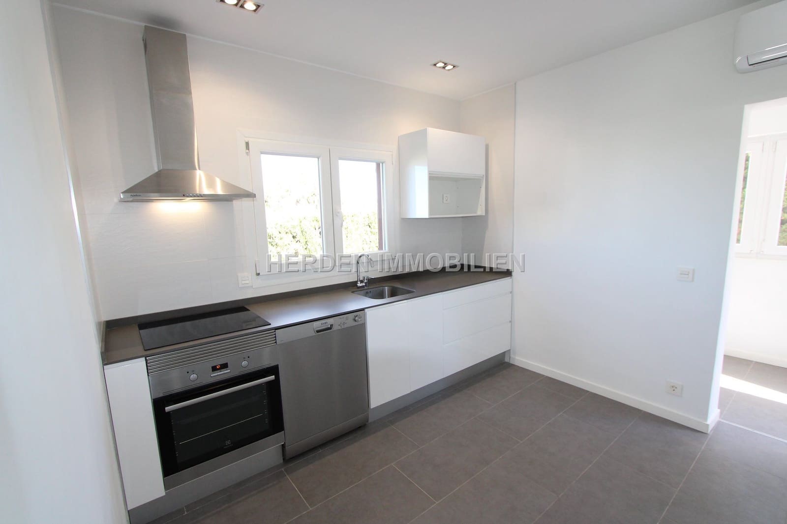 3 slaapkamer Villa te huur in Llucmajor met zwembad - € 4.500 (Ref: 9733834)