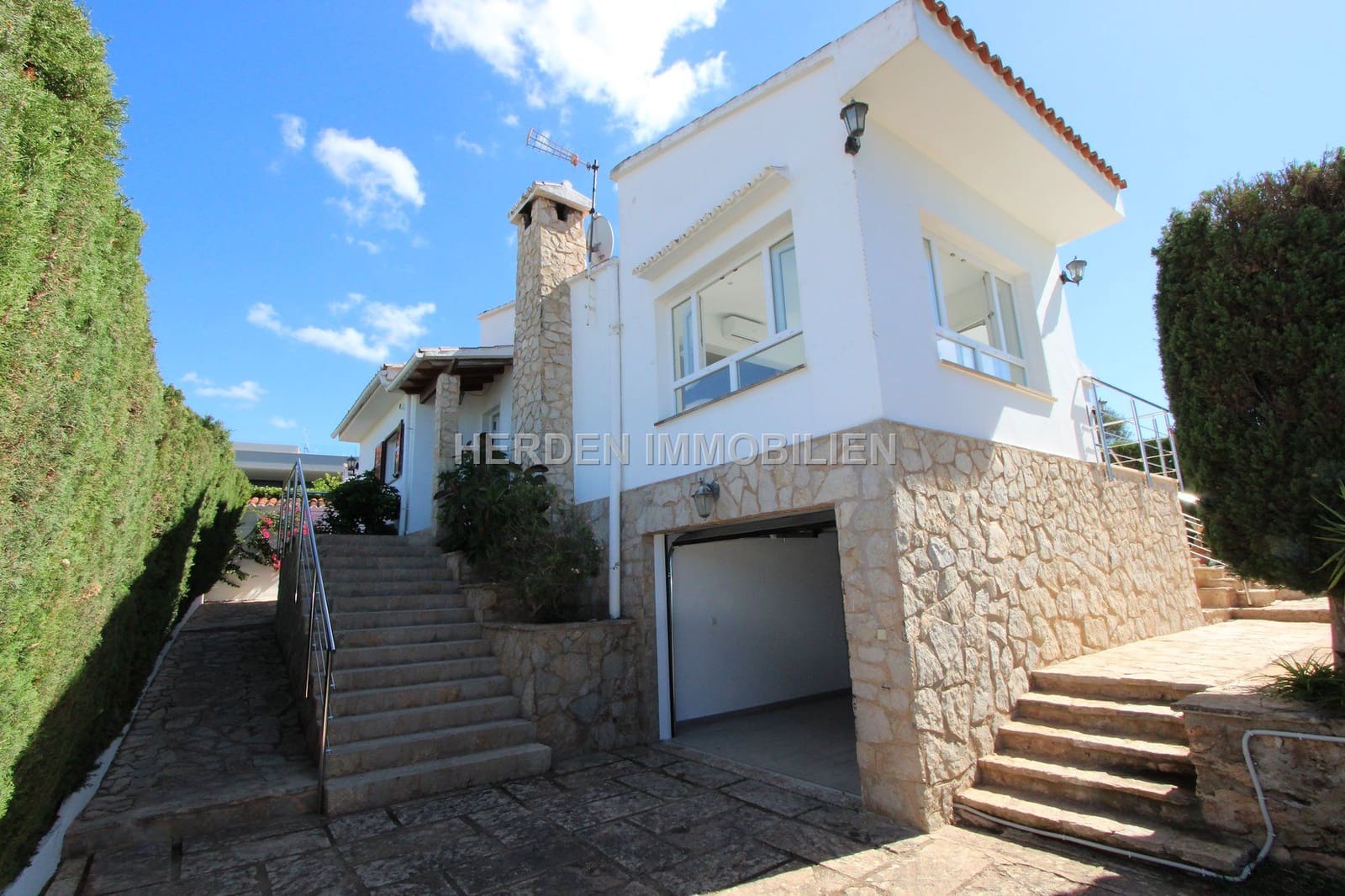 3 slaapkamer Villa te huur in Llucmajor met zwembad - € 4.500 (Ref: 9733834)