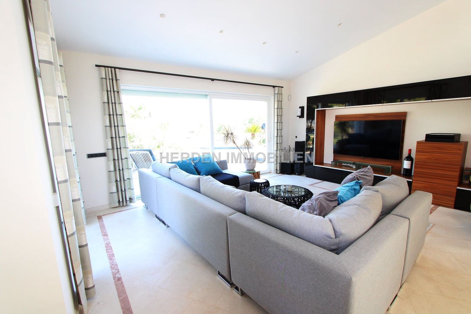 4 slaapkamer Villa te koop in Calvia met zwembad - € 3.950.000 (Ref: 9733836)