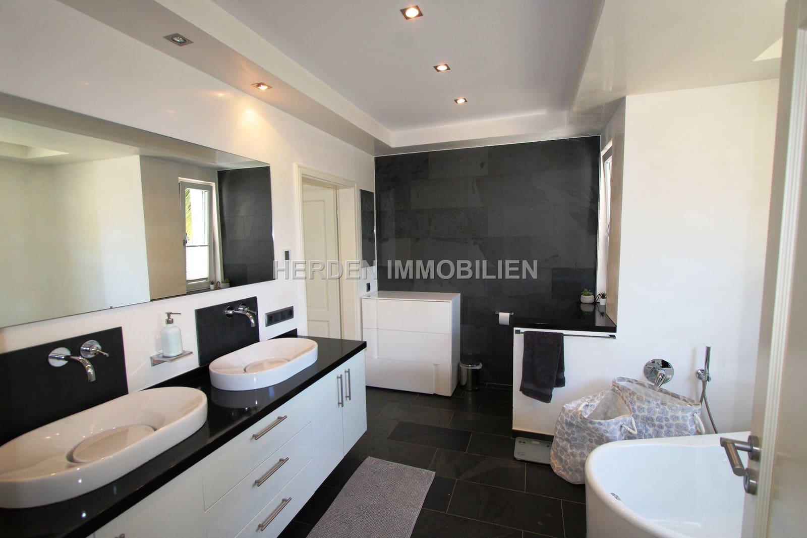 4 slaapkamer Villa te koop in Calvia met zwembad - € 3.950.000 (Ref: 9733836)