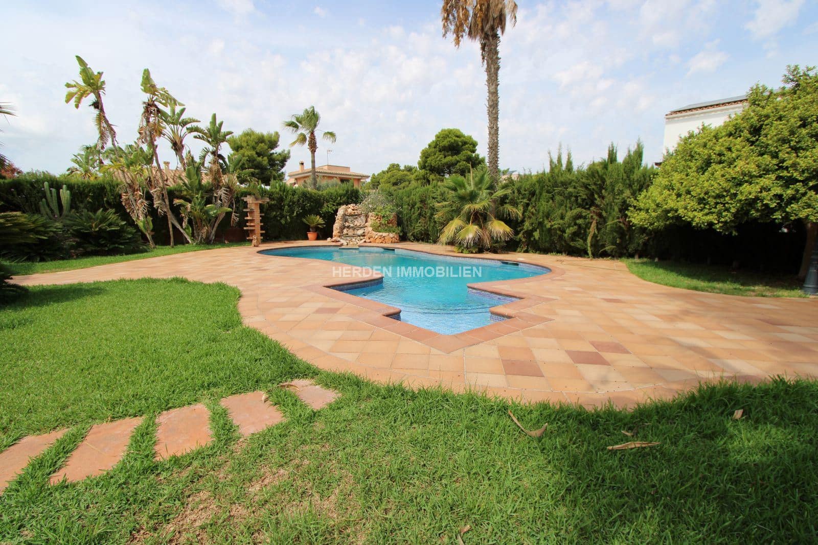5 bedroom Villa for sale in Campos with pool - € 2,940,000 (Ref: 9733840)