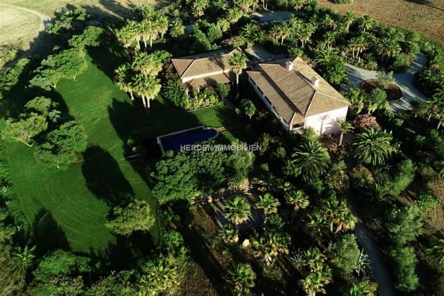 8 sypialnia Finka/Dom wiejski na sprzedaż w Santa Margalida z basenem - 4 600 000 € (Ref: 9733920)