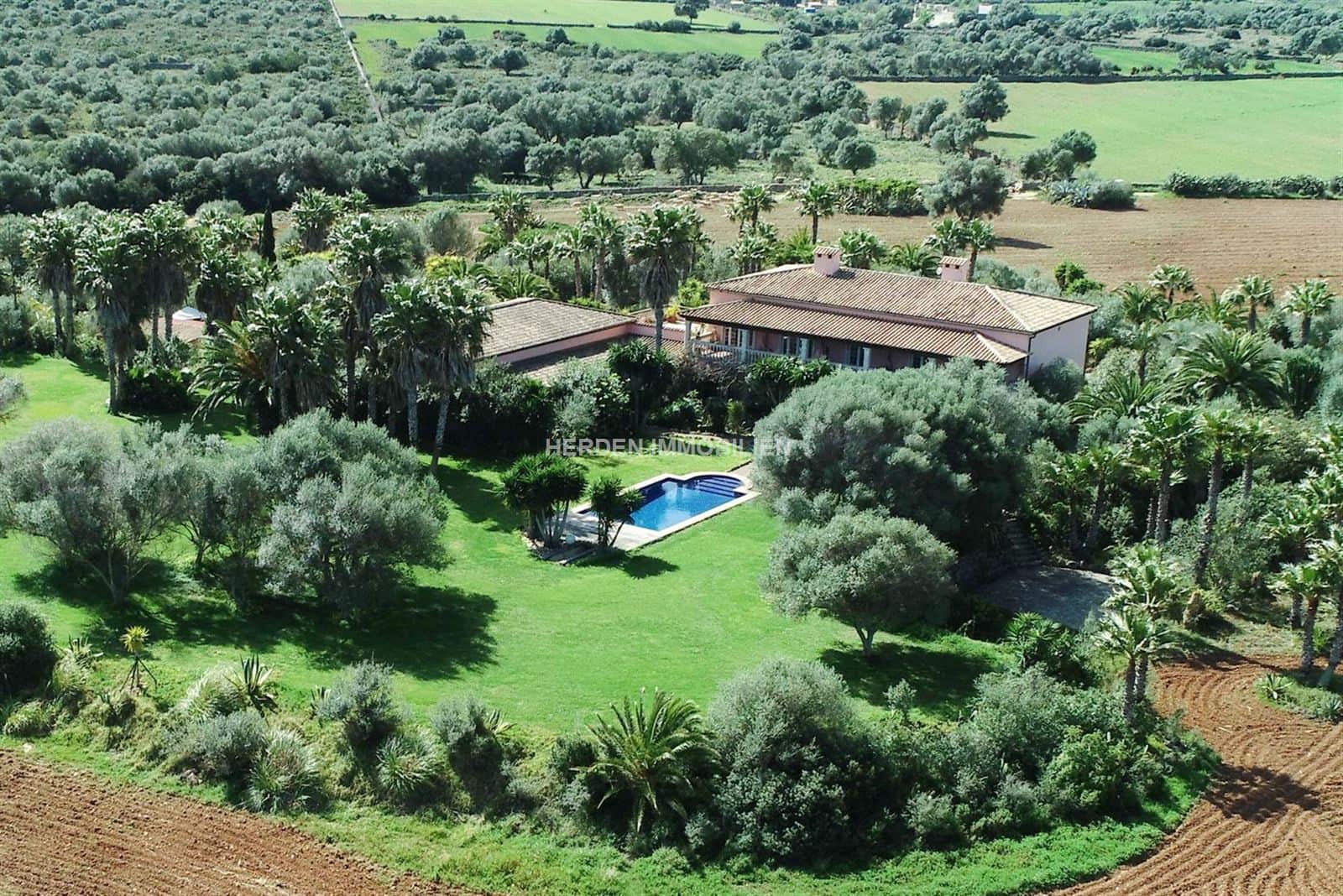 8 bedroom Finca/Country House for sale in Santa Margalida with pool - € 4,600,000 (Ref: 9733920)