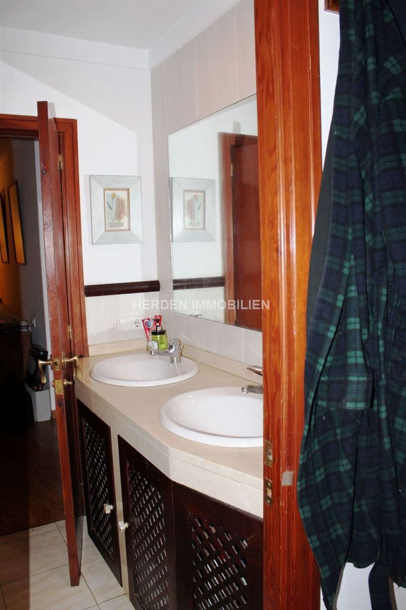 2 bedroom Apartment for sale in Palma de Mallorca with pool - € 439,000 (Ref: 9734020)