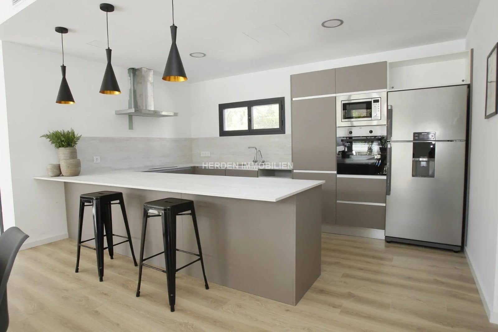 6 bedroom Villa for rent in Calvia with pool - € 10,000 (Ref: 9734029)