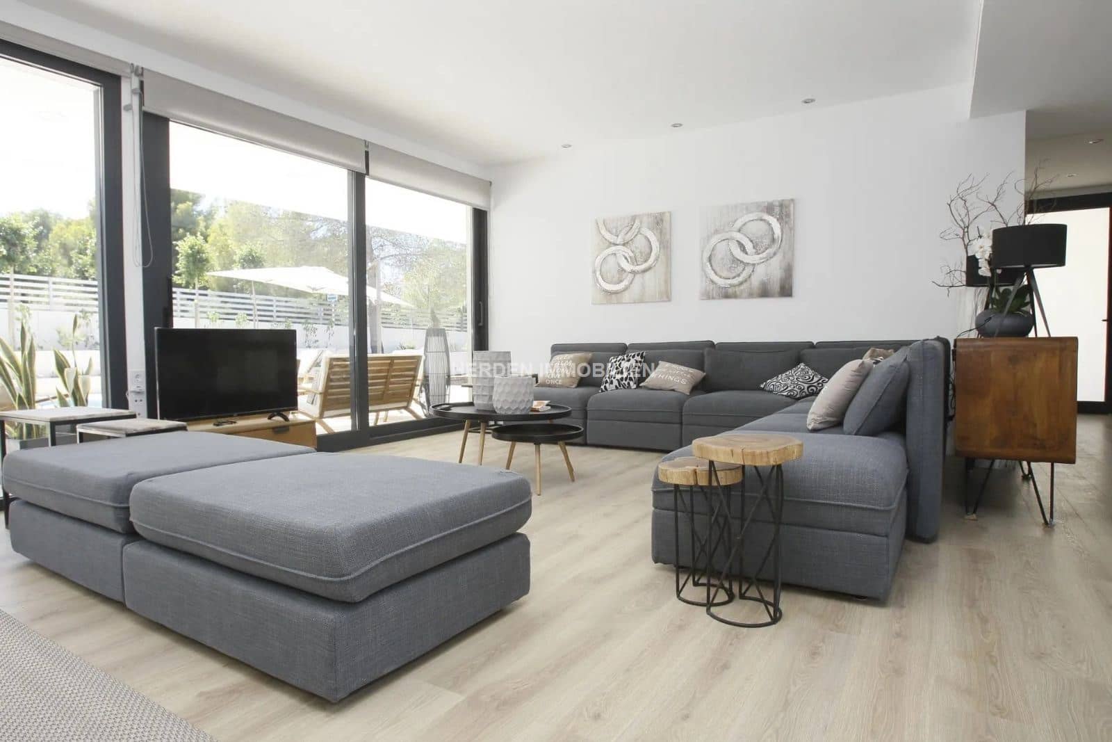 6 bedroom Villa for rent in Calvia with pool - € 10,000 (Ref: 9734029)