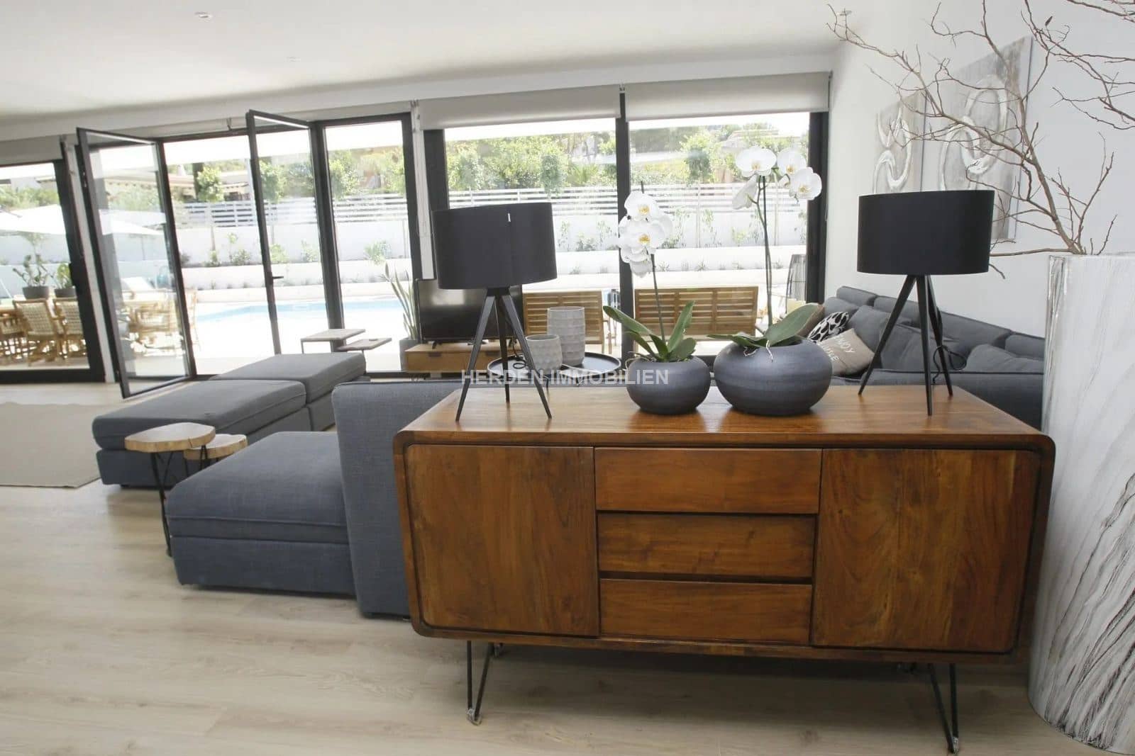 6 bedroom Villa for rent in Calvia with pool - € 10,000 (Ref: 9734029)