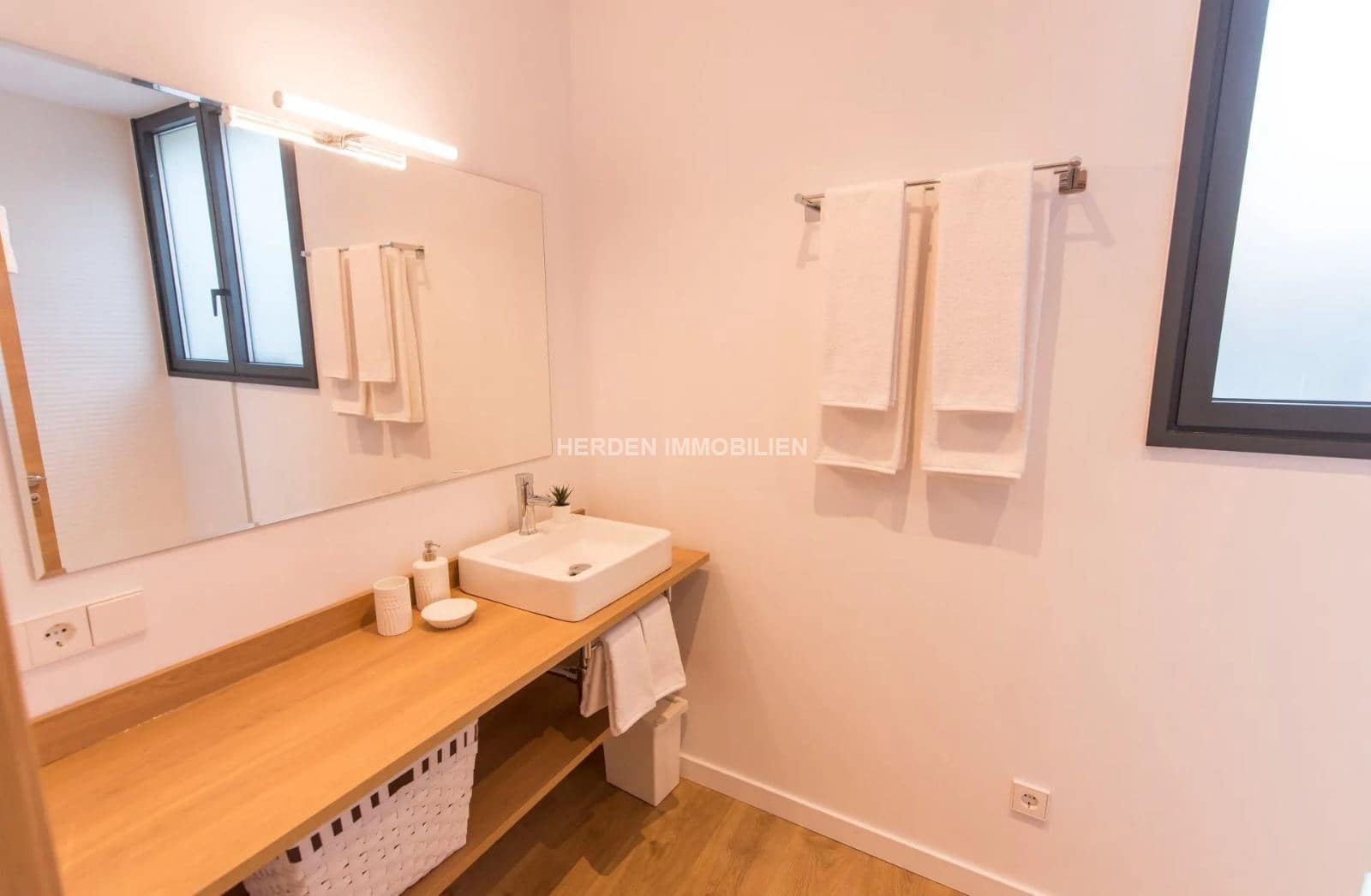 6 bedroom Villa for rent in Calvia with pool - € 10,000 (Ref: 9734030)