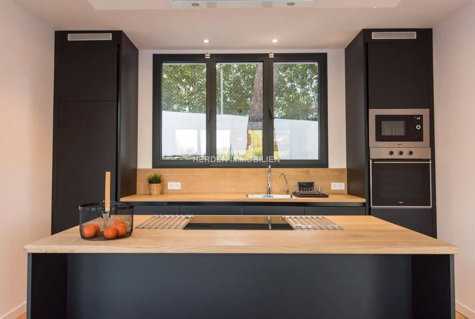 6 bedroom Villa for rent in Calvia with pool - € 10,000 (Ref: 9734030)