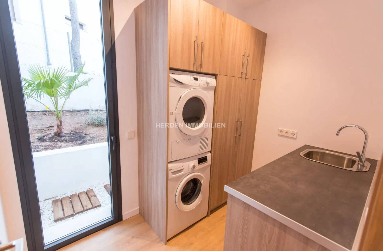 6 bedroom Villa for rent in Calvia with pool - € 10,000 (Ref: 9734030)