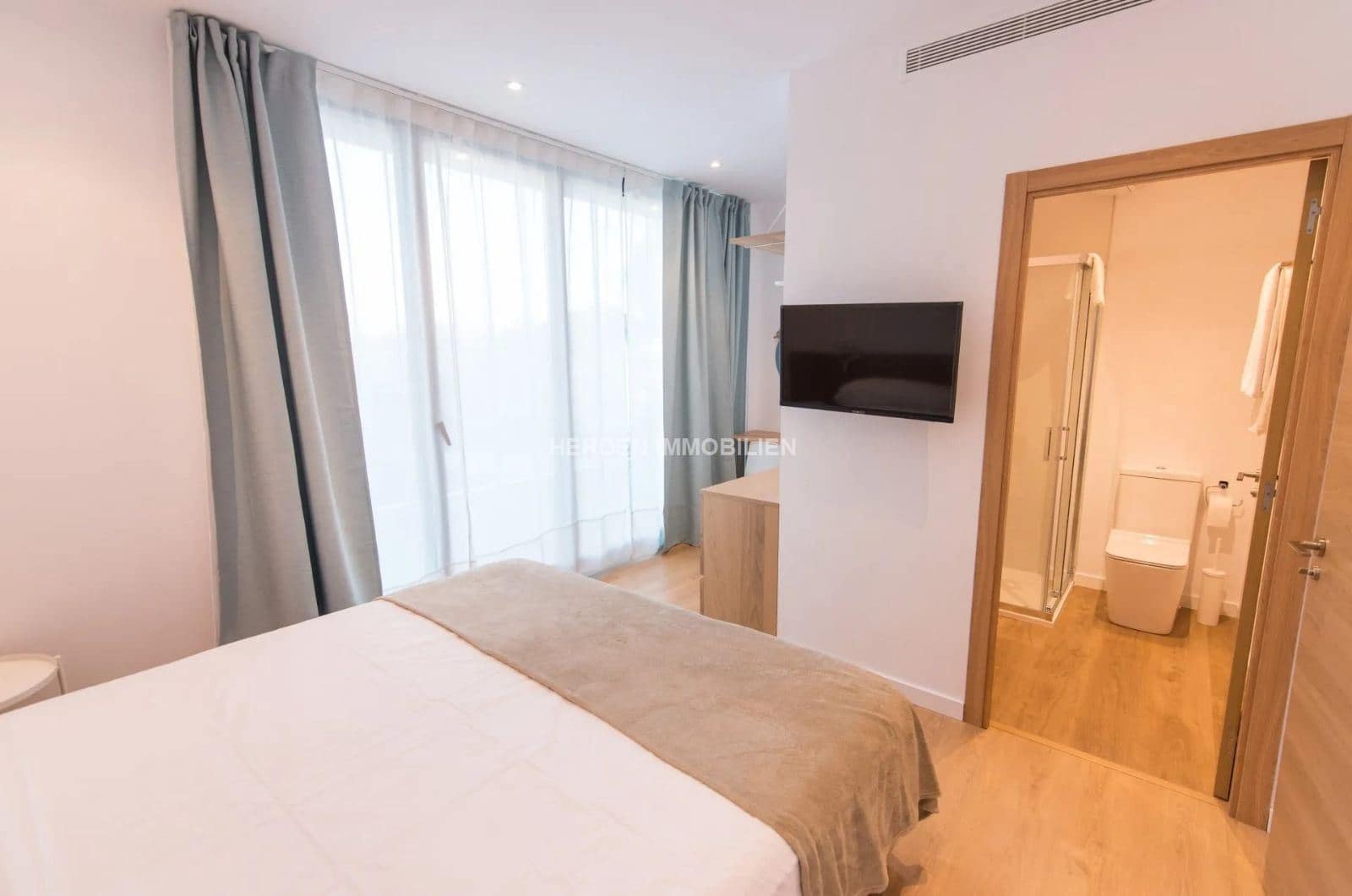 6 bedroom Villa for rent in Calvia with pool - € 10,000 (Ref: 9734030)