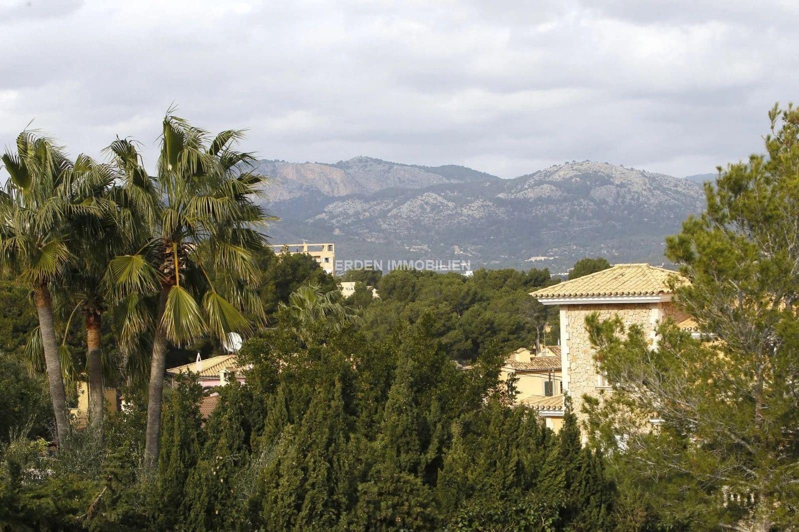 6 bedroom Villa for rent in Calvia with pool - € 10,000 (Ref: 9734030)