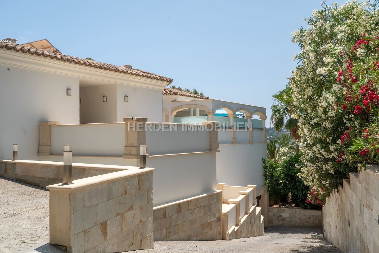 Chalet de 7 habitaciones en Calvià en venta con piscina - 6.950.000 € (Ref: 9734031)