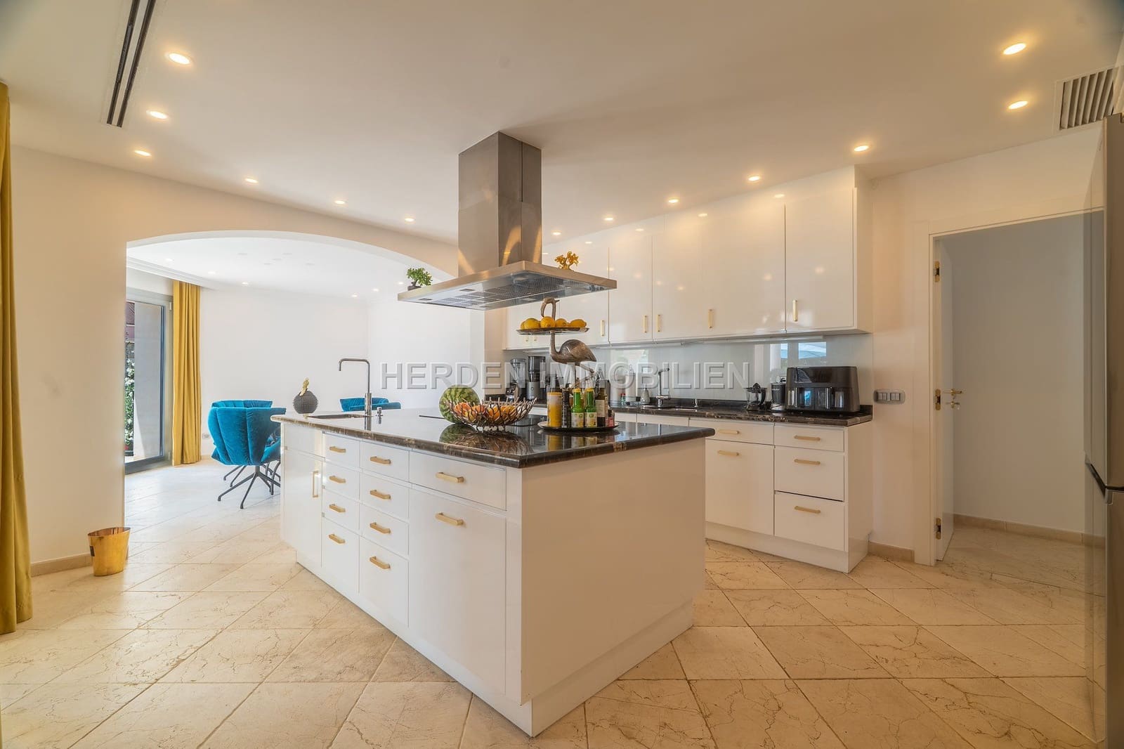 Chalet de 7 habitaciones en Calvià en venta con piscina - 6.950.000 € (Ref: 9734031)