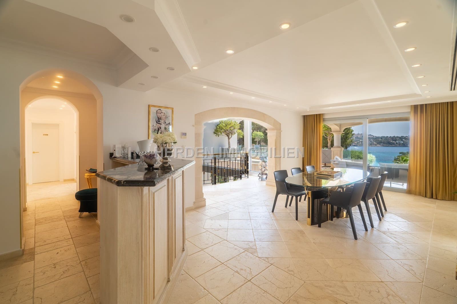 Chalet de 7 habitaciones en Calvià en venta con piscina - 6.950.000 € (Ref: 9734031)