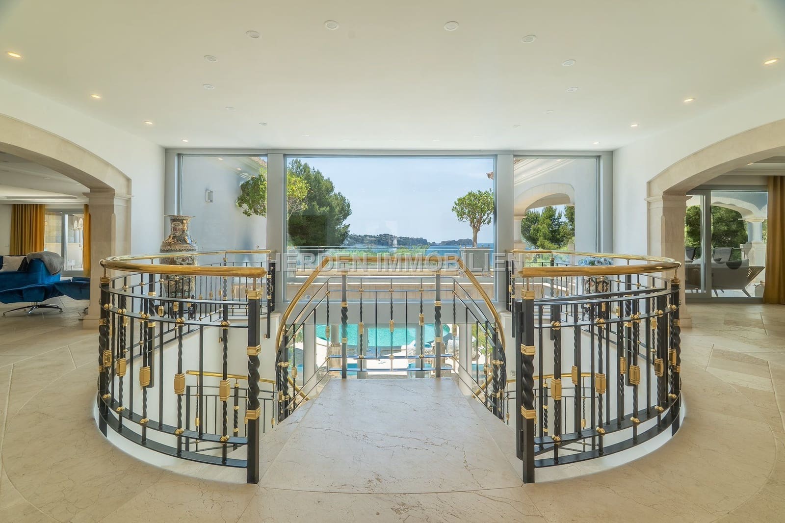 Chalet de 7 habitaciones en Calvià en venta con piscina - 6.950.000 € (Ref: 9734031)