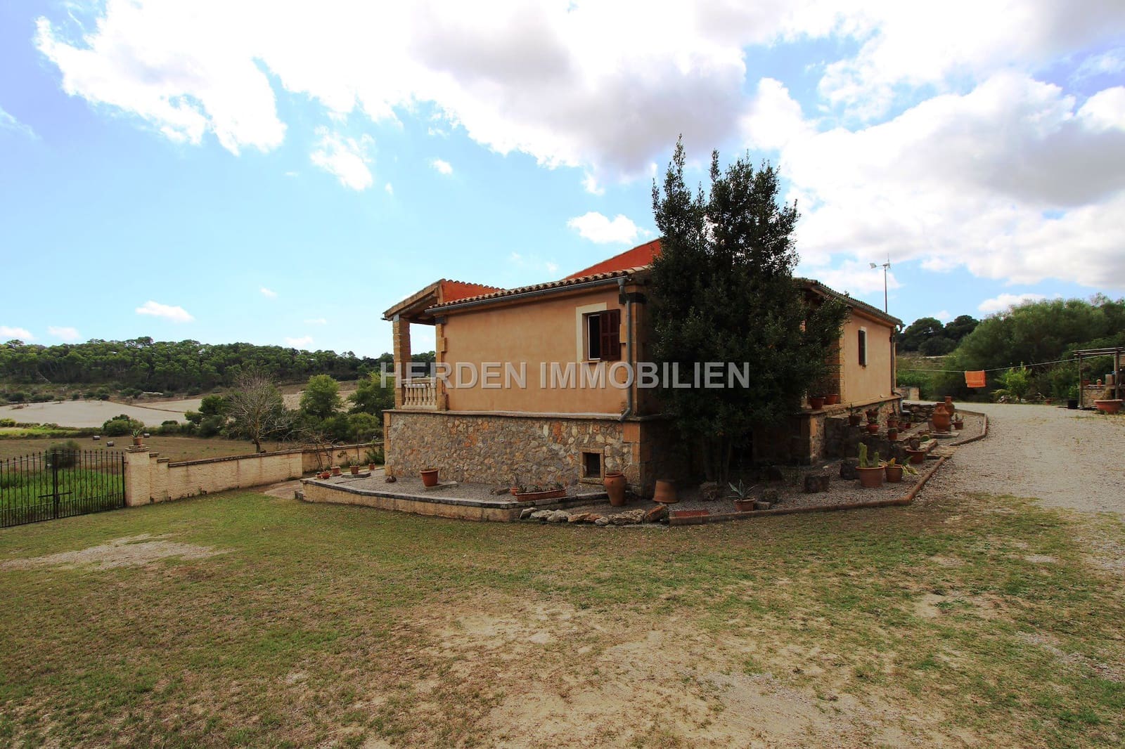 2 bedroom Finca/Country House for sale in Sant Llorenc des Cardassar - € 750,000 (Ref: 9734032)