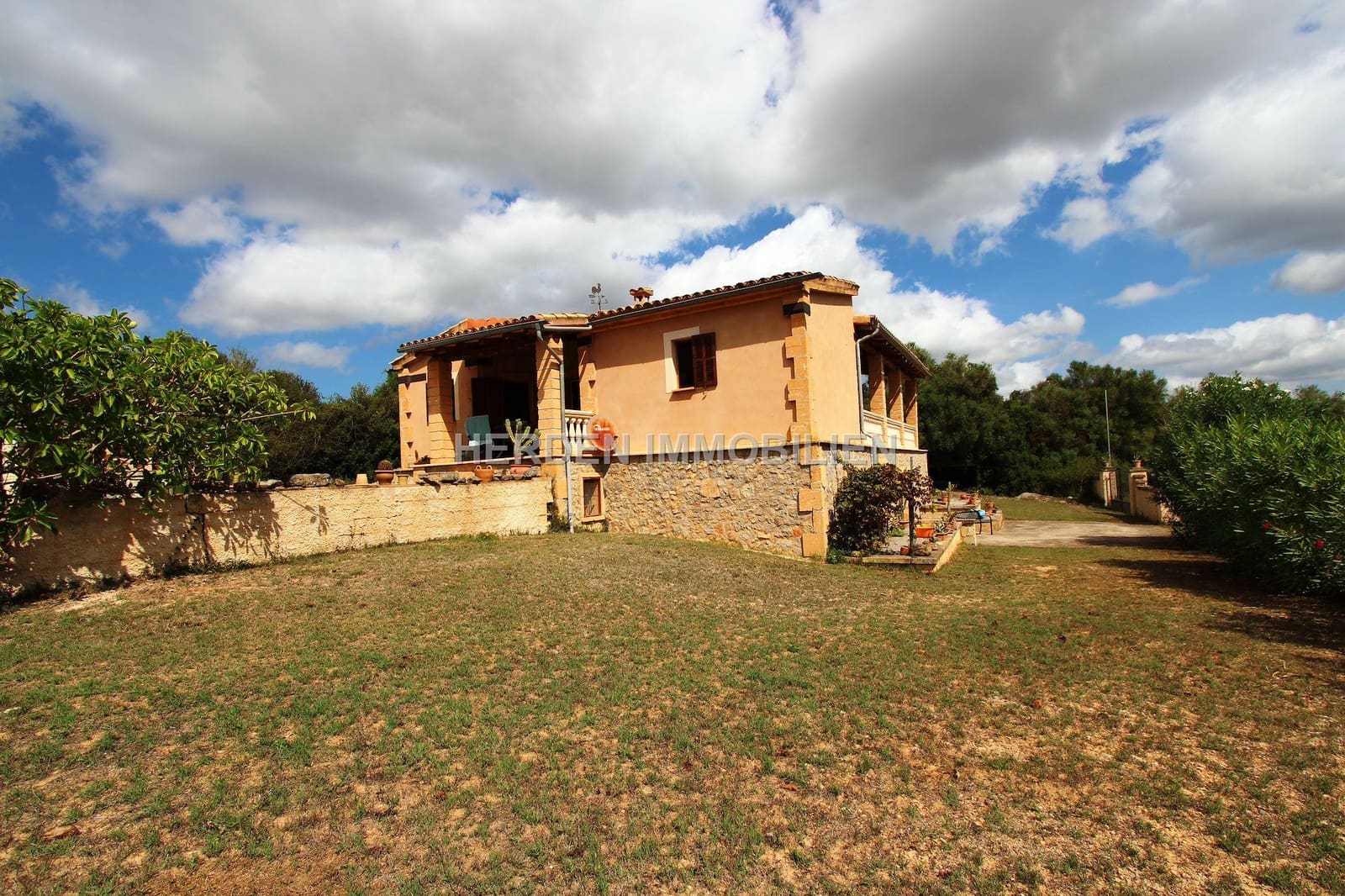 2 bedroom Finca/Country House for sale in Sant Llorenc des Cardassar - € 750,000 (Ref: 9734032)