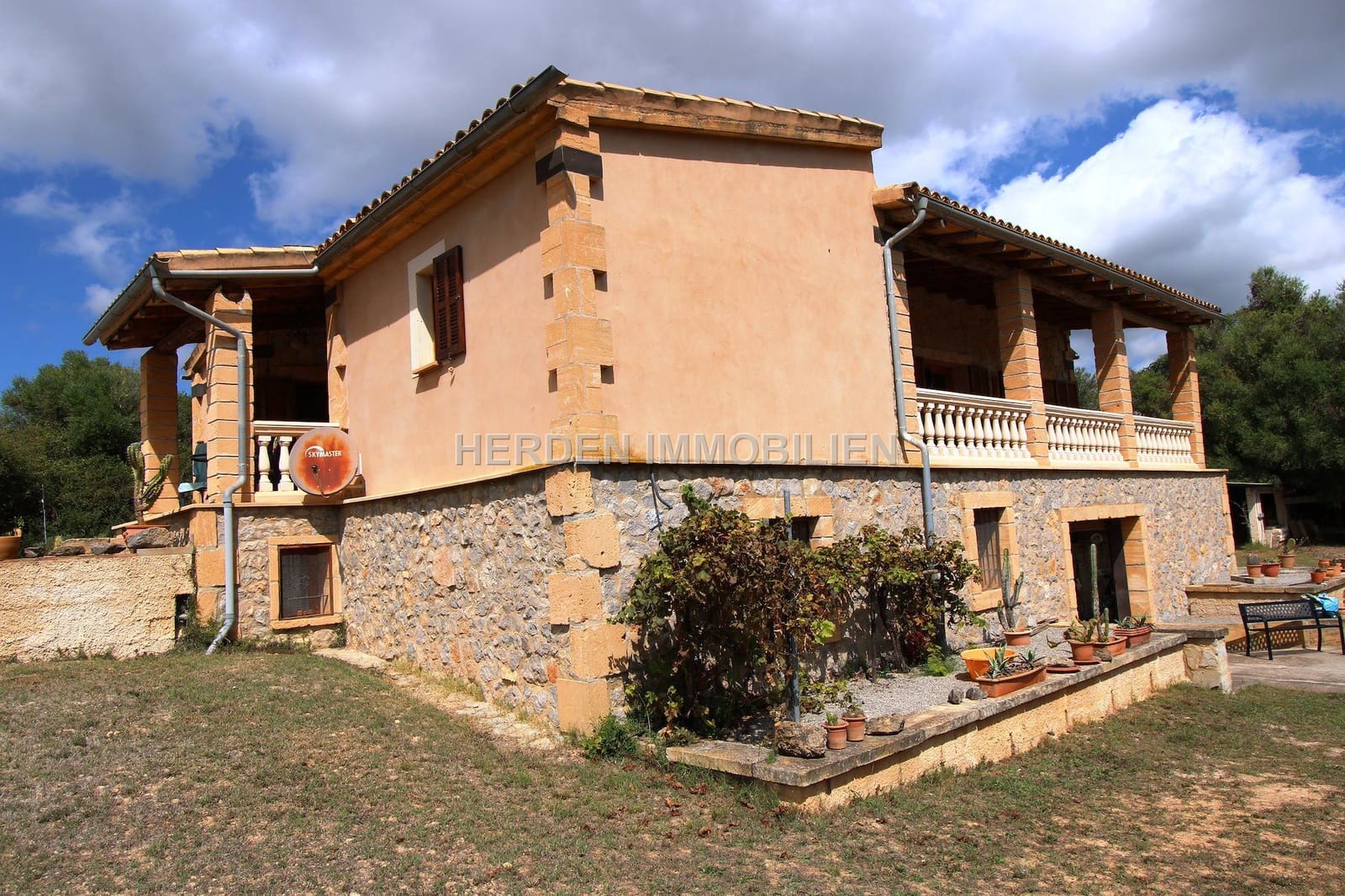 2 bedroom Finca/Country House for sale in Sant Llorenc des Cardassar - € 750,000 (Ref: 9734032)