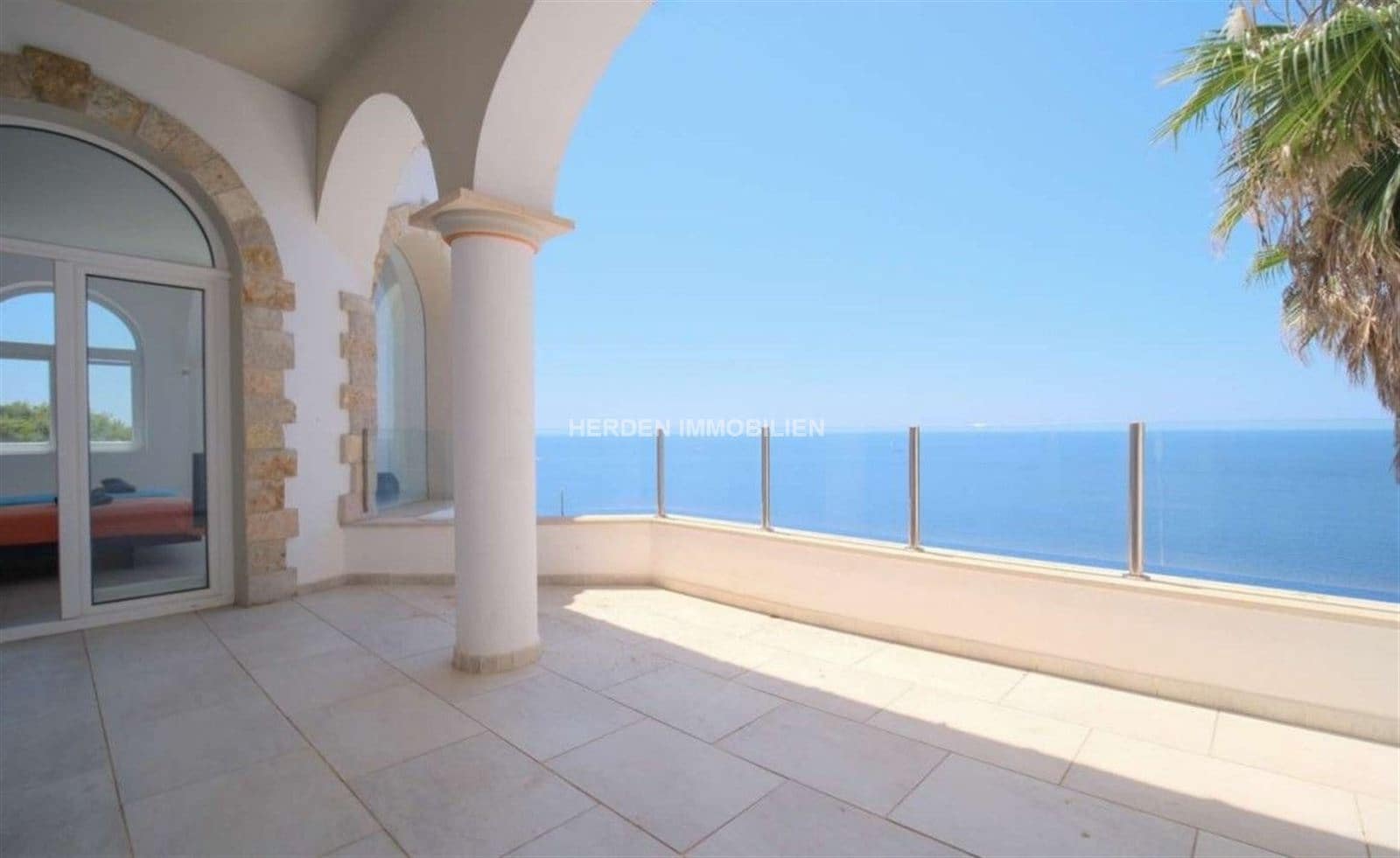 5 bedroom Villa for sale in Calvia with pool - € 3,950,000 (Ref: 9734039)