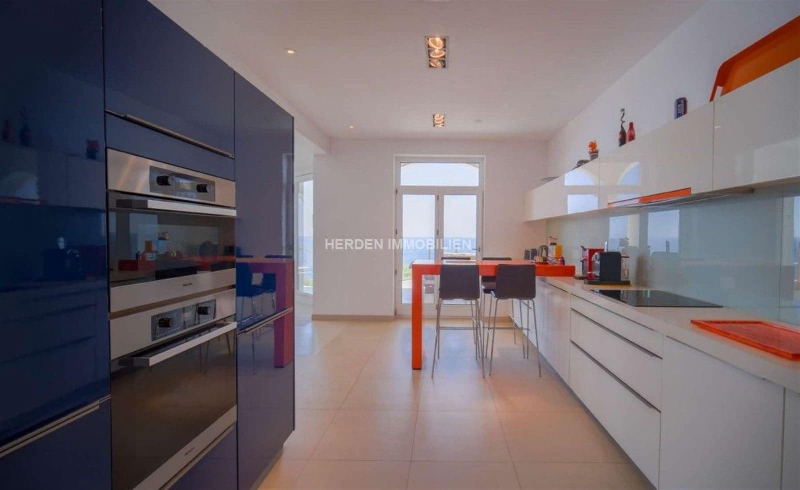 5 bedroom Villa for sale in Calvia with pool - € 3,950,000 (Ref: 9734039)