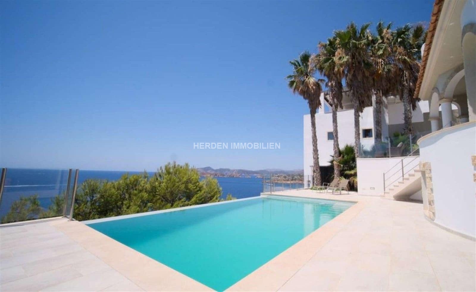 5 bedroom Villa for sale in Calvia with pool - € 3,950,000 (Ref: 9734039)