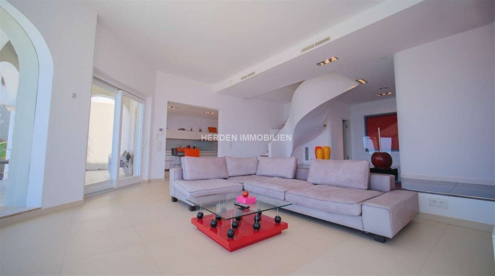 5 bedroom Villa for sale in Calvia with pool - € 3,950,000 (Ref: 9734039)