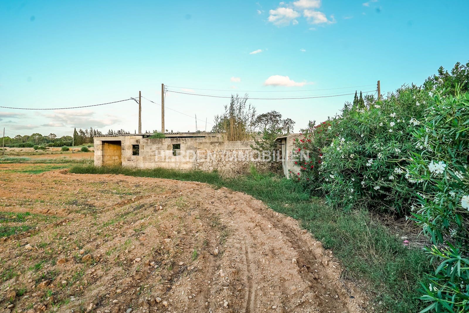 Finca/Country House for sale in Muro - € 300,000 (Ref: 9734043)