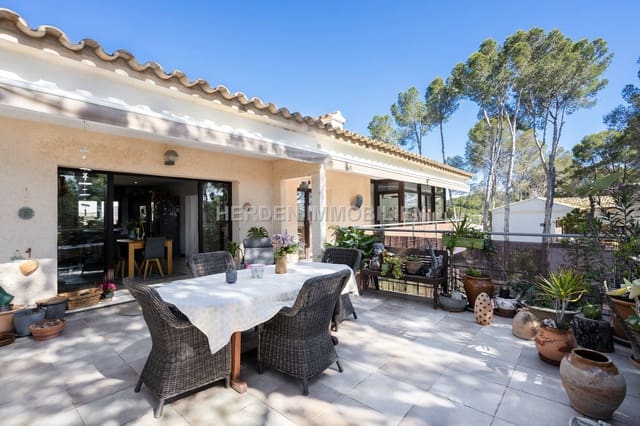 4 bedroom Villa for sale in Calvià with pool garage - € 1,795,000 (Ref: 9931123)