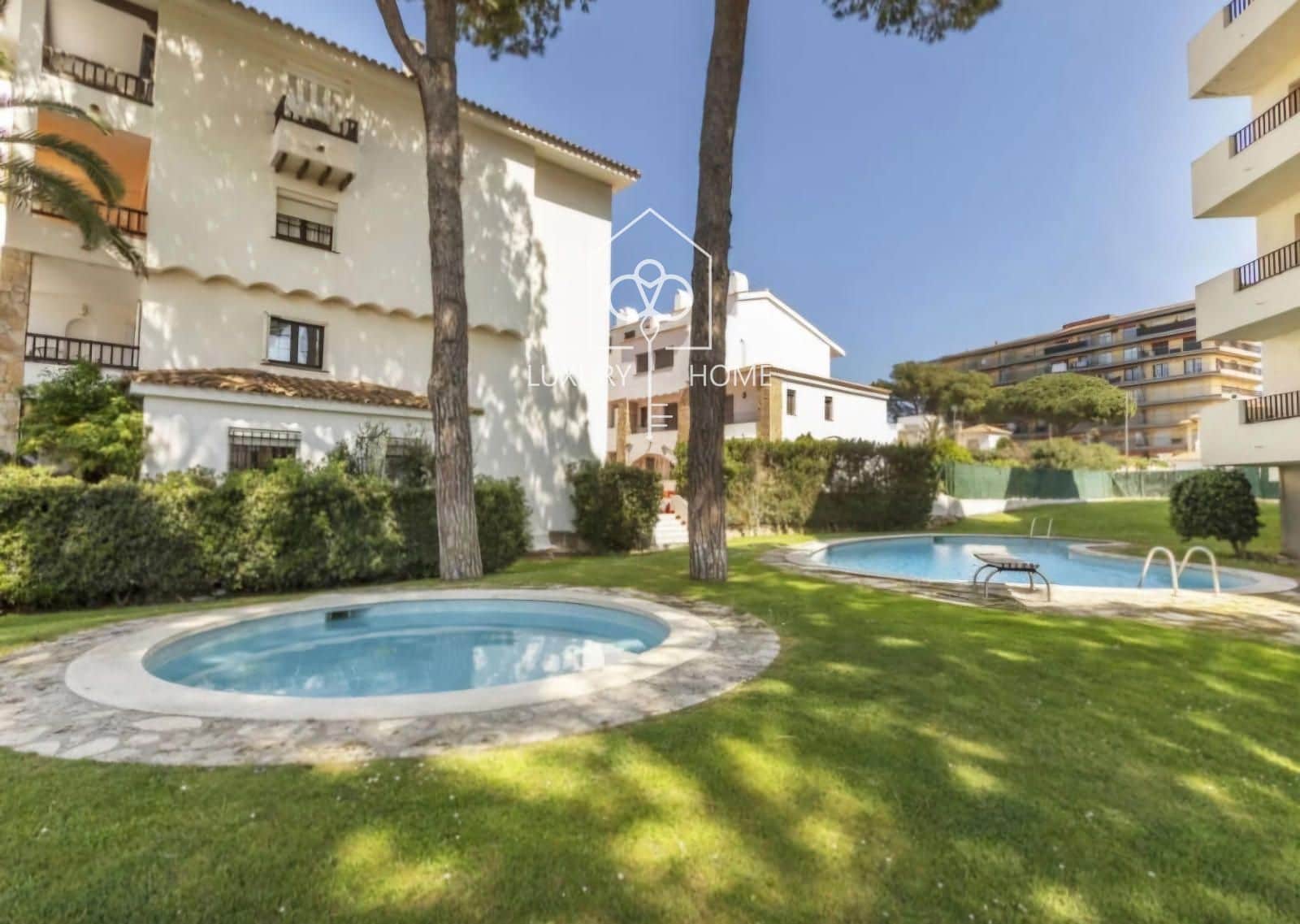 Mieszkanie na sprzedaż w L'Escala z basenem - 149 950 € (Ref: 10153997)