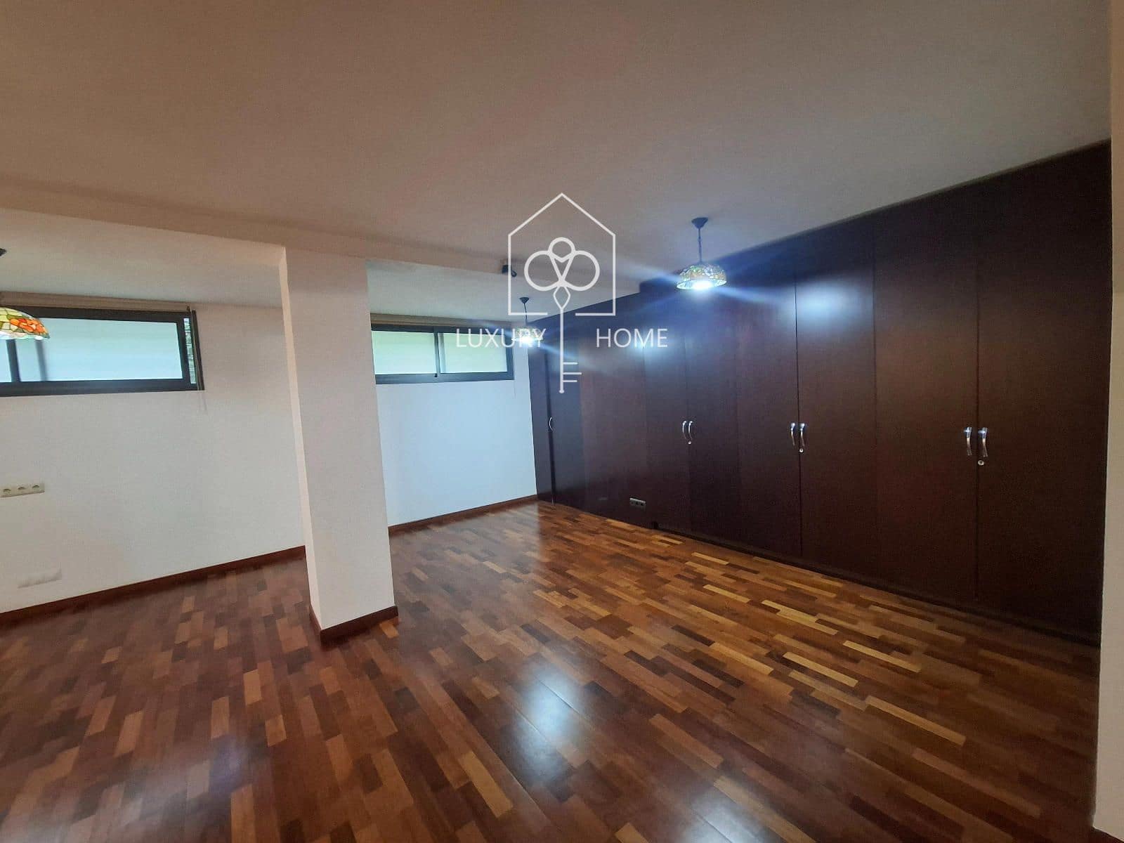 Appartement de 4 chambres à louer à Castelldefels avec piscine garage - 3 000 € (Ref: 10158364)