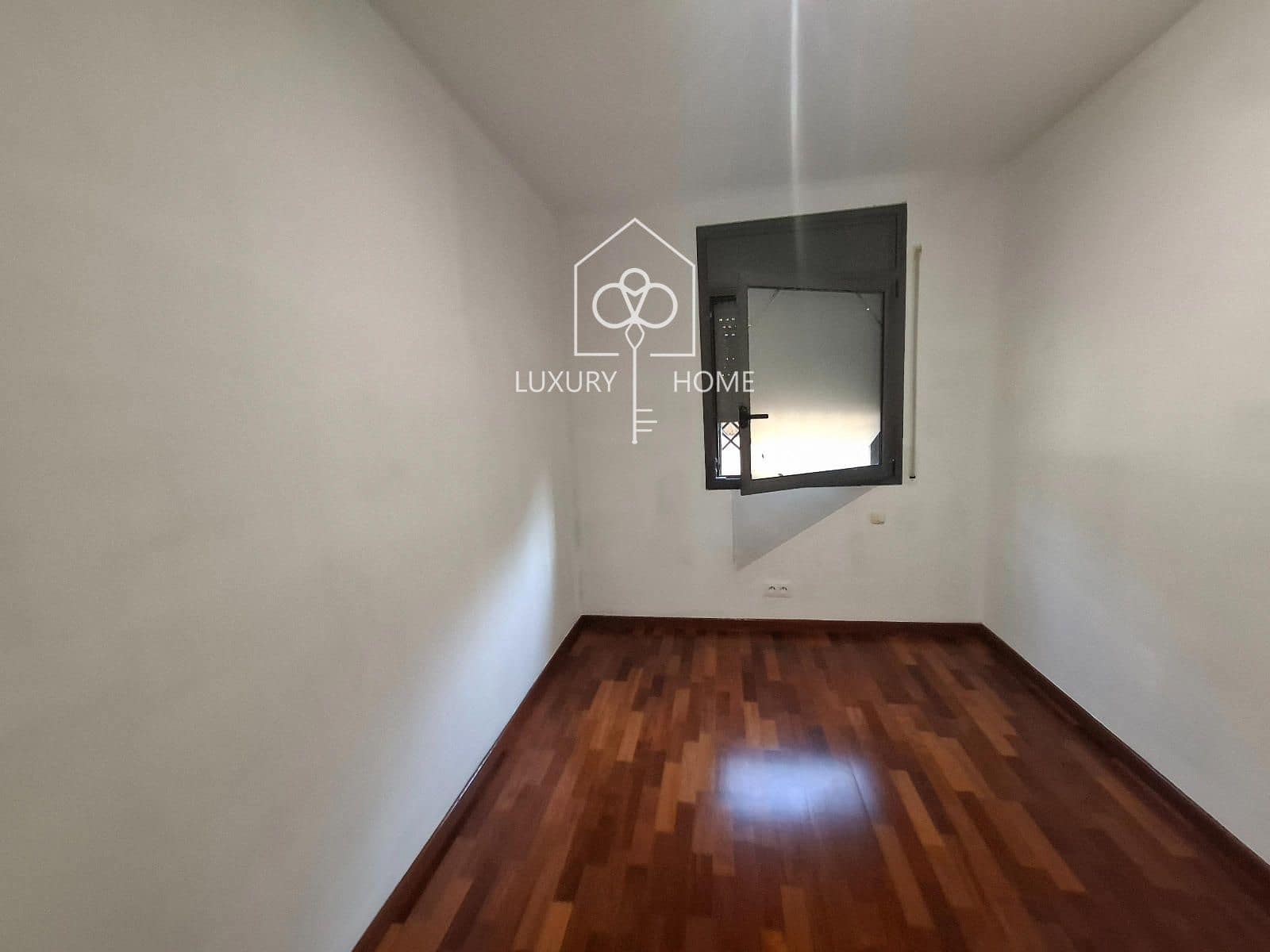 Appartement de 4 chambres à louer à Castelldefels avec piscine garage - 3 000 € (Ref: 10158364)