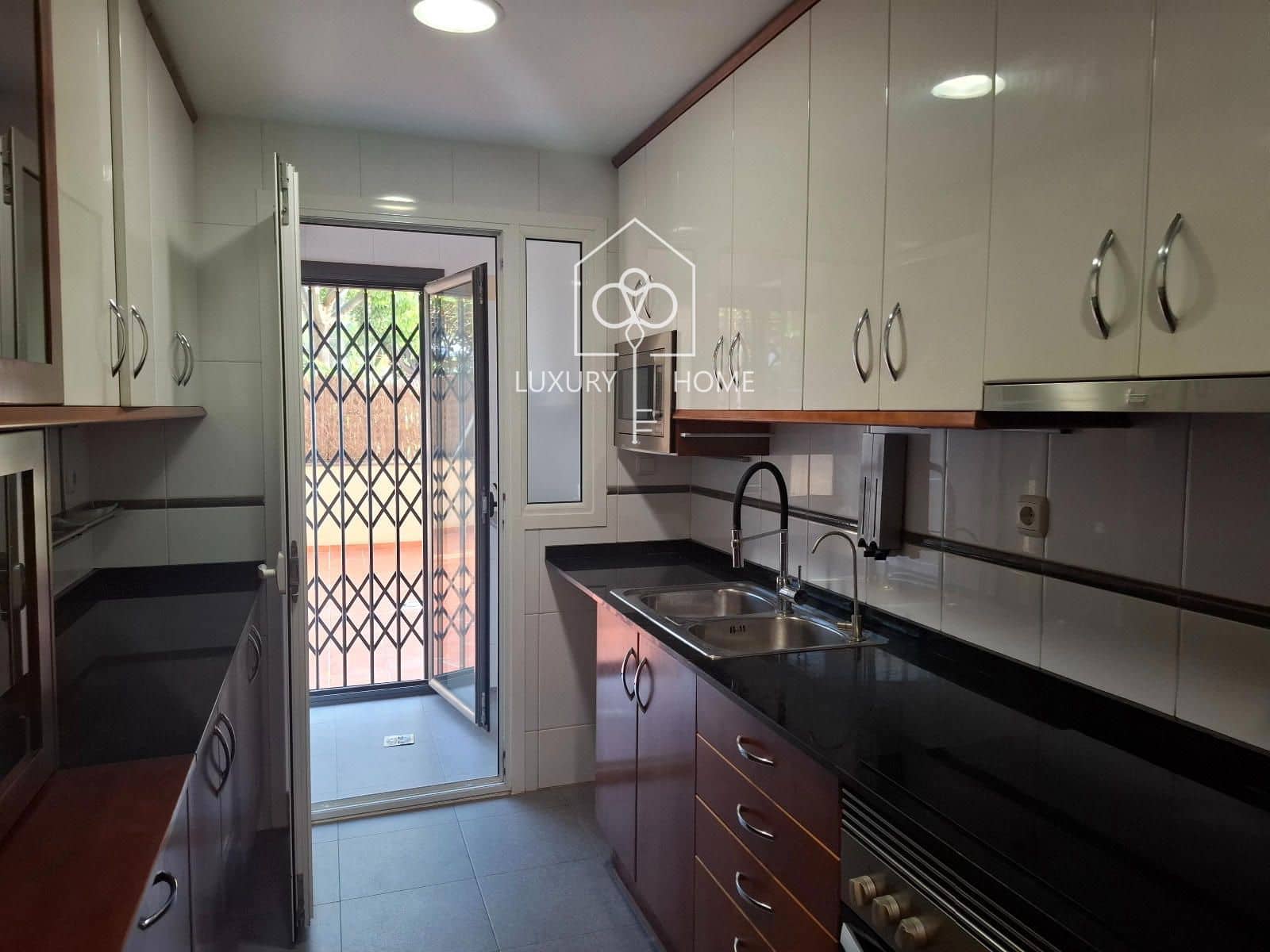 Appartement de 4 chambres à louer à Castelldefels avec piscine garage - 3 000 € (Ref: 10158364)
