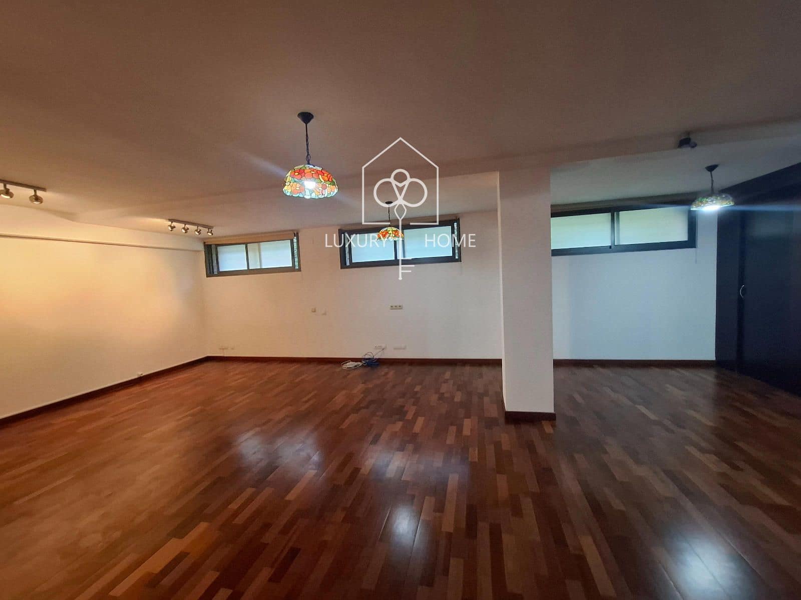 Appartement de 4 chambres à louer à Castelldefels avec piscine garage - 3 000 € (Ref: 10158364)