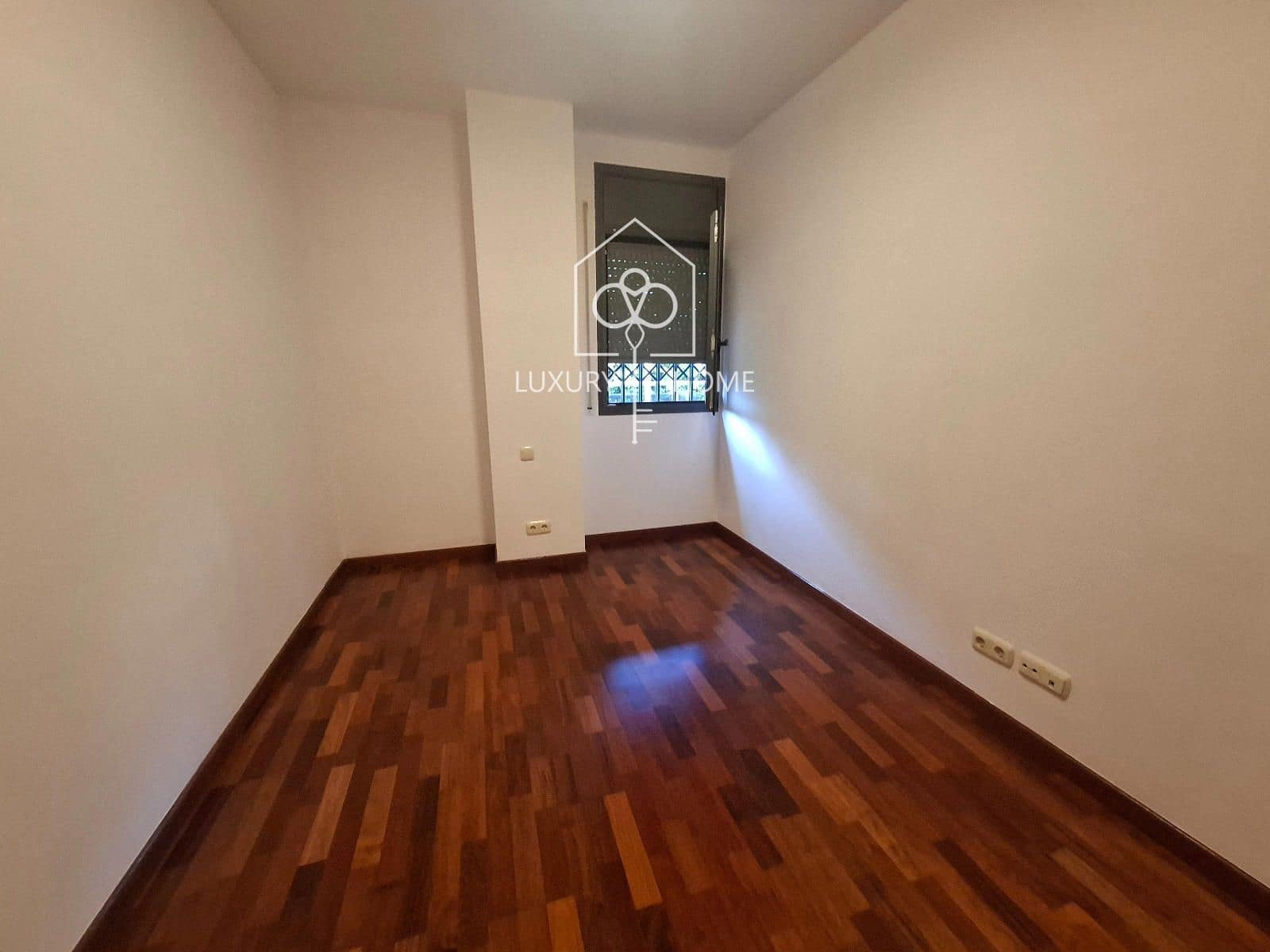 Appartement de 4 chambres à louer à Castelldefels avec piscine garage - 3 000 € (Ref: 10158364)