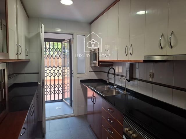 Appartement de 4 chambres à louer à Castelldefels avec piscine garage - 3 000 € (Ref: 10158364)