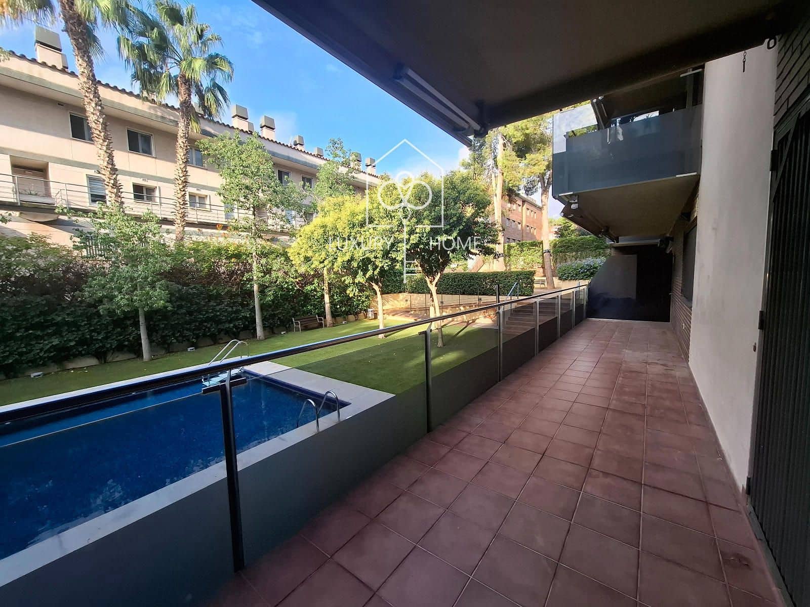 Appartement de 4 chambres à louer à Castelldefels avec piscine garage - 3 000 € (Ref: 10158364)