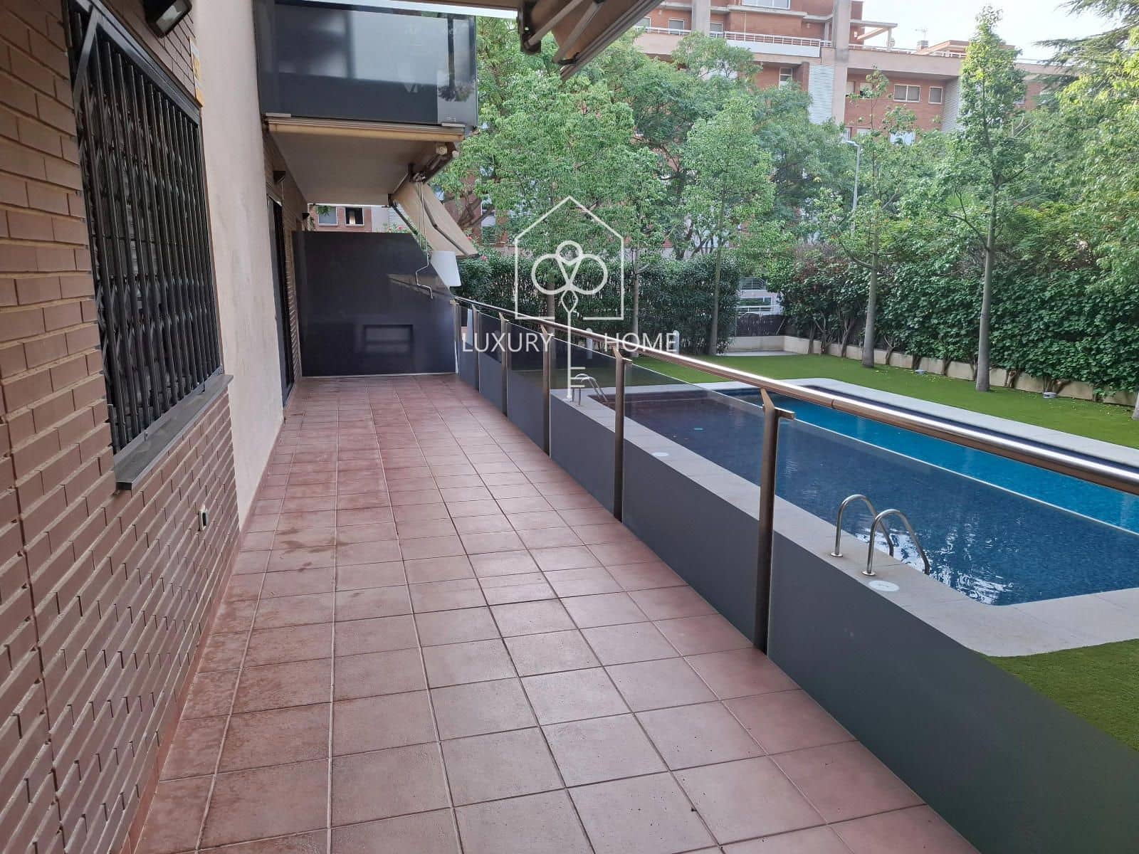 Appartement de 4 chambres à louer à Castelldefels avec piscine garage - 3 000 € (Ref: 10158364)