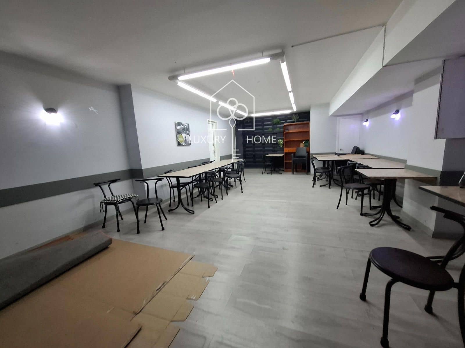 Commercial for sale in Gava - € 395,000 (Ref: 10165599)