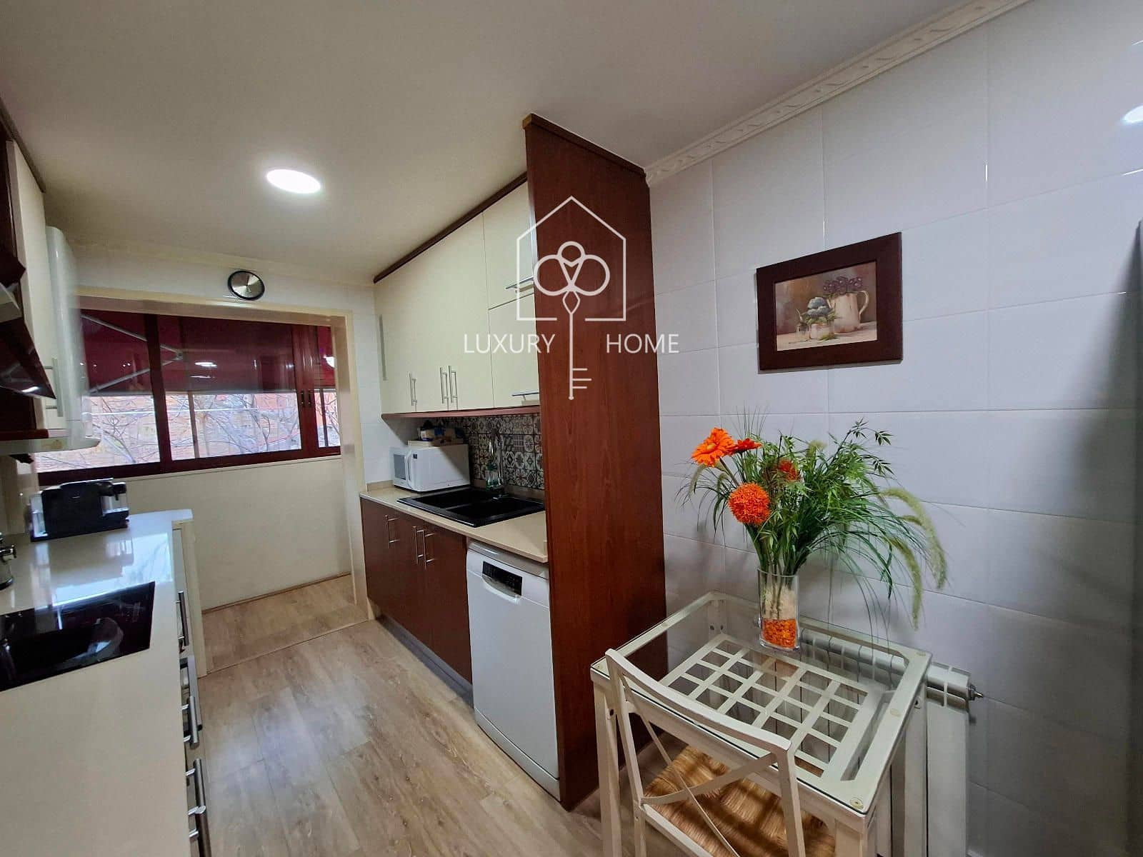 4 bedroom Penthouse for sale in L'Hospitalet de Llobregat with garage - € 699,500 (Ref: 9483950)