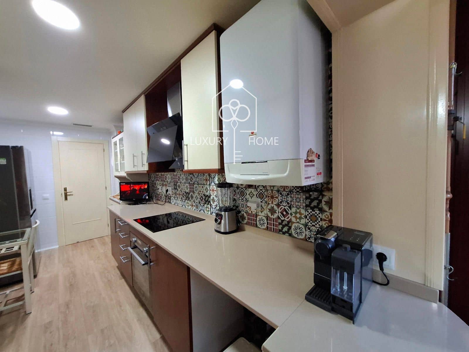 4 bedroom Penthouse for sale in L'Hospitalet de Llobregat with garage - € 699,500 (Ref: 9483950)