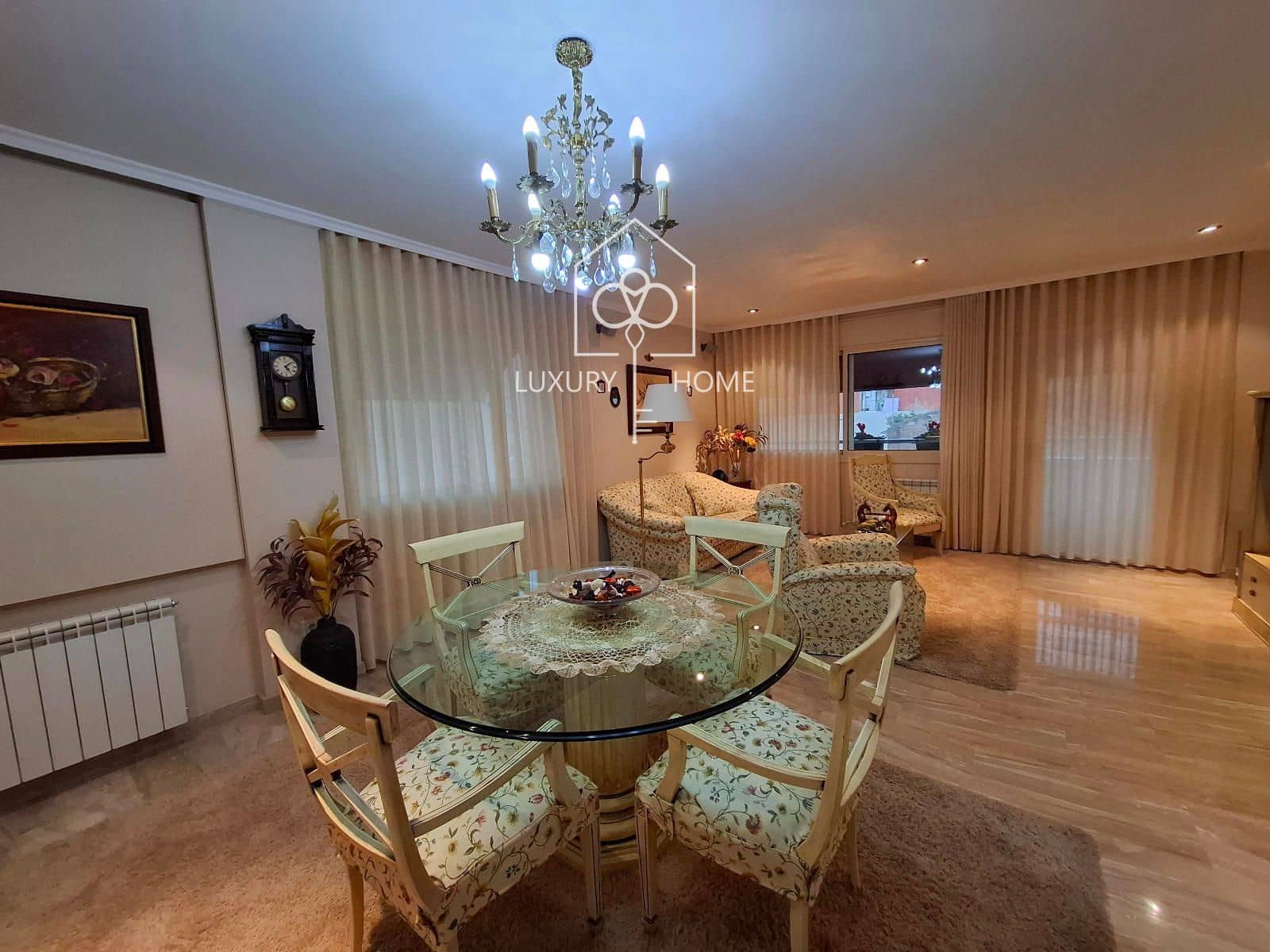 4 bedroom Penthouse for sale in L'Hospitalet de Llobregat with garage - € 699,500 (Ref: 9483950)