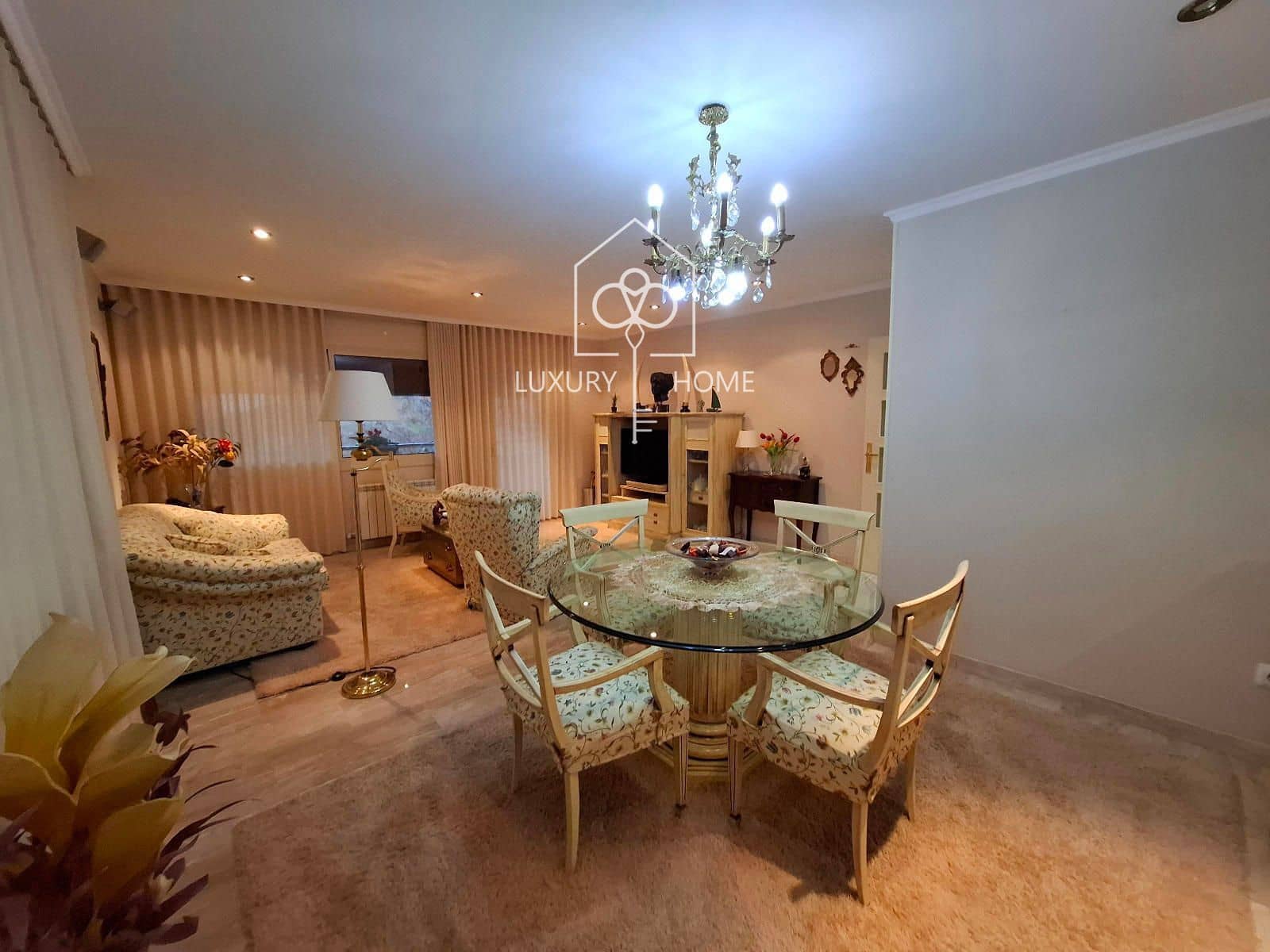 4 bedroom Penthouse for sale in L'Hospitalet de Llobregat with garage - € 699,500 (Ref: 9483950)